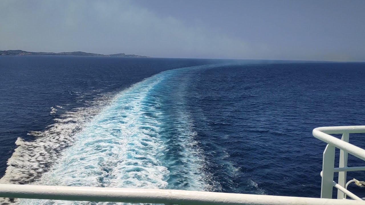 como llegar a corcega desde barcelona