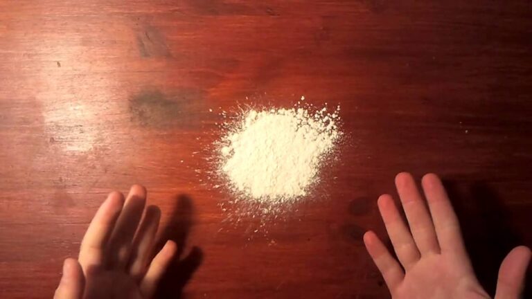 como quitar manchas de grasa antiguas en el parquet